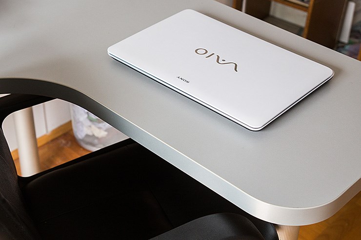 Sony Vaio Fit 15 (1).jpg
